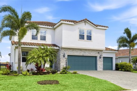 House in Bradenton, Florida 5 bedrooms, 344.02 sq.m. № 2102235 - photo 15