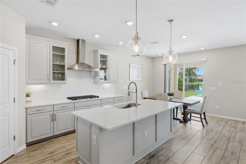 House in Bradenton, Florida 5 bedrooms, 344.02 sq.m. № 2102235 - photo 27