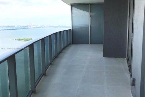 Condo in Miami, Florida, 2 bedrooms  № 1896004 - photo 24