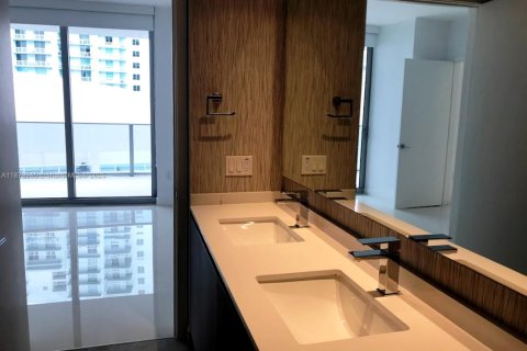 Condo in Miami, Florida, 2 bedrooms  № 1896004 - photo 18