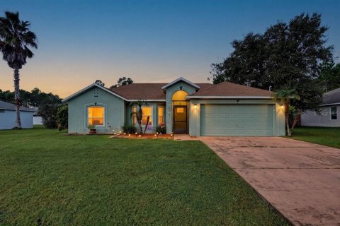 Villa ou maison à Palm Coast, Floride 4 chambres, 160.72 m2 № 2434903