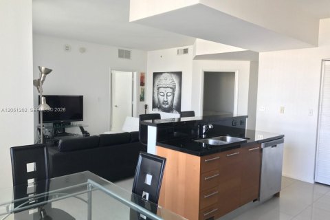 Copropriété à louer à Miami, Floride: 1 chambre, 91.88 m2 № 2192838 - photo 2