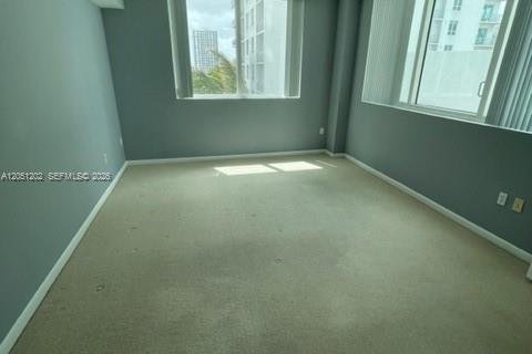 Copropriété à louer à Miami, Floride: 1 chambre, 91.88 m2 № 2192838 - photo 3