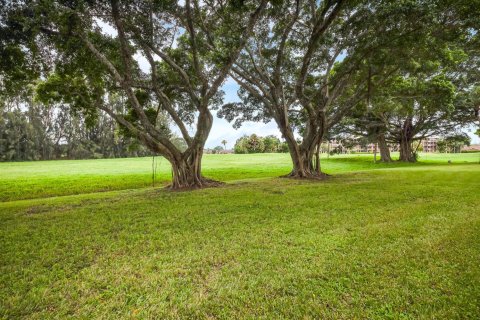 Condo in Lake Worth, Florida, 3 bedrooms № 2260346 - photo 27