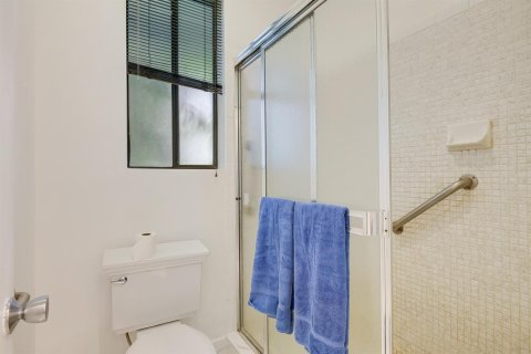 Condo in Lake Worth, Florida, 3 bedrooms № 2260346 - photo 18