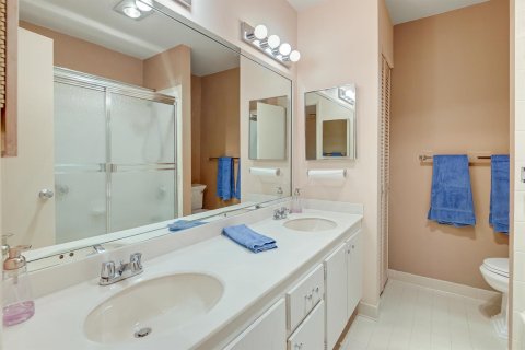 Condo in Lake Worth, Florida, 3 bedrooms № 2260346 - photo 22