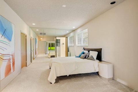 Condo in Lake Worth, Florida, 3 bedrooms № 2260346 - photo 15