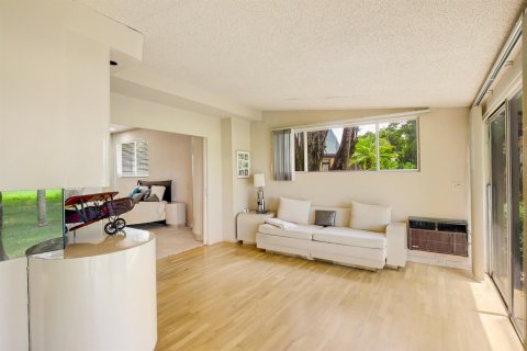 Condo in Lake Worth, Florida, 3 bedrooms № 2260346 - photo 6