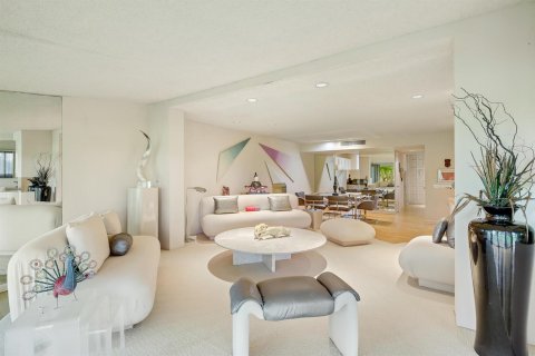 Condo in Lake Worth, Florida, 3 bedrooms № 2260346 - photo 3