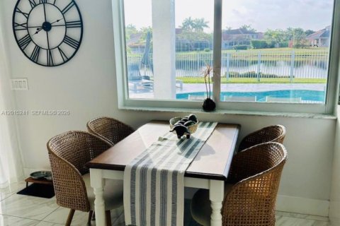 Villa ou maison à vendre à Weston, Floride: 5 chambres, 294.5 m2 № 2270643 - photo 17
