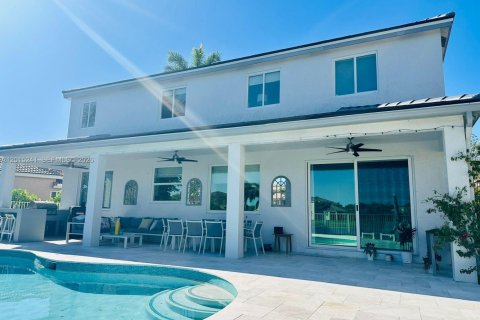 Villa ou maison à vendre à Weston, Floride: 5 chambres, 294.5 m2 № 2270643 - photo 5