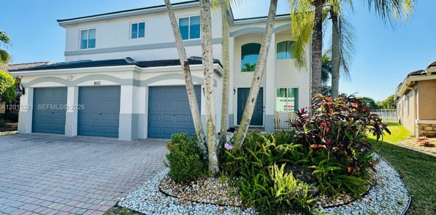 Villa ou maison à Weston, Floride 5 chambres, 294.5 m2 № 2270643