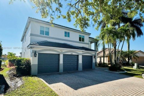Villa ou maison à vendre à Weston, Floride: 5 chambres, 294.5 m2 № 2270643 - photo 2