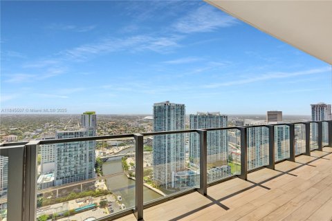 Copropriété à vendre à Miami, Floride: 2 chambres, 113.25 m2 № 1942147 - photo 28