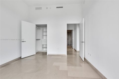 Condominio en venta en Miami, Florida, 2 dormitorios, 113.25 m2 № 1942147 - foto 17