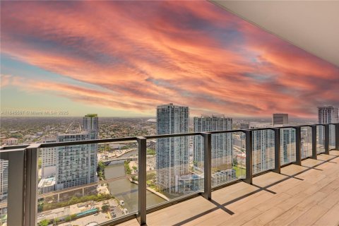 Copropriété à vendre à Miami, Floride: 2 chambres, 113.25 m2 № 1942147 - photo 27