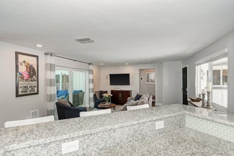 Casa en alquiler en Sarasota, Florida, 2 dormitorios, 157.47 m2 № 1283011 - foto 8