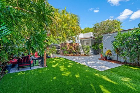 Touwnhouse à vendre à Hialeah, Floride: 3 chambres, 128.76 m2 № 2036638 - photo 5