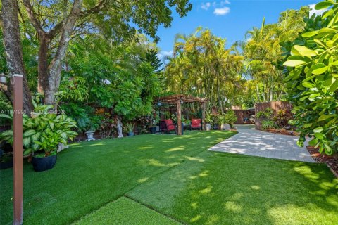 Touwnhouse à vendre à Hialeah, Floride: 3 chambres, 128.76 m2 № 2036638 - photo 4