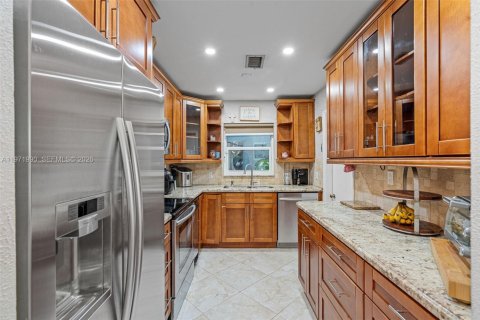 Touwnhouse à vendre à Hialeah, Floride: 3 chambres, 128.76 m2 № 2036638 - photo 17