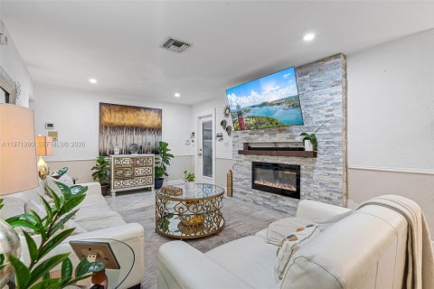 Touwnhouse à vendre à Hialeah, Floride: 3 chambres, 128.76 m2 № 2036638 - photo 13