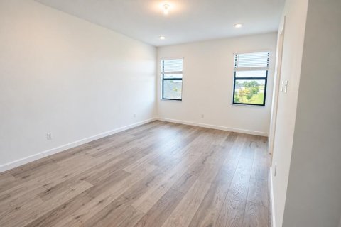 Villa ou maison à louer à Port St. Lucie, Floride: 4 chambres, 238.76 m2 № 2417163 - photo 17