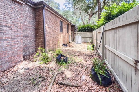 House in Gainesville, Florida 3 bedrooms, 199.65 sq.m. № 2334312 - photo 12