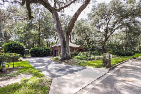 House in Gainesville, Florida 3 bedrooms, 199.65 sq.m. № 2334312 - photo 9