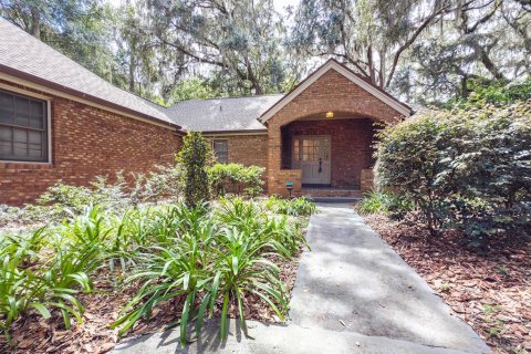 House in Gainesville, Florida 3 bedrooms, 199.65 sq.m. № 2334312 - photo 5
