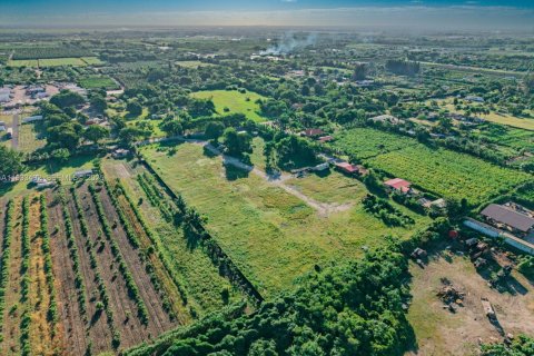Terreno en venta en Miami, Florida № 1991303 - foto 8