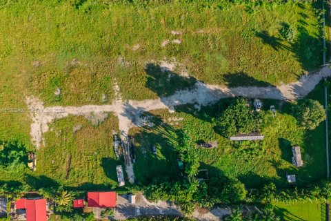 Terreno en venta en Miami, Florida № 1991303 - foto 11