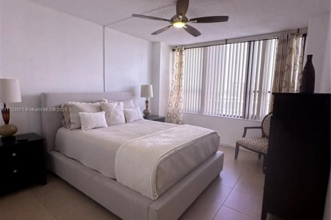 Copropriété à louer à Hollywood, Floride: 2 chambres, 126.35 m2 № 1889642 - photo 3