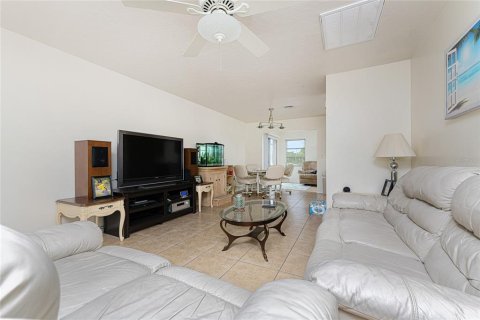 Commercial property in Rotonda, Florida 4 bedrooms, 219.99 sq.m. № 2228384 - photo 5