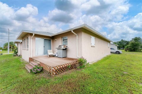 Commercial property in Rotonda, Florida 4 bedrooms, 219.99 sq.m. № 2228384 - photo 27