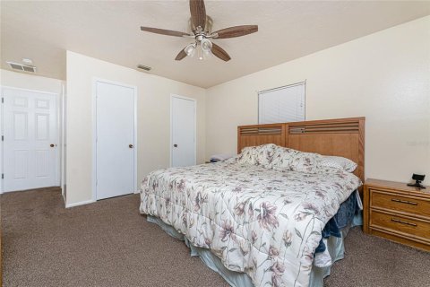 Commercial property in Rotonda, Florida 4 bedrooms, 219.99 sq.m. № 2228384 - photo 23