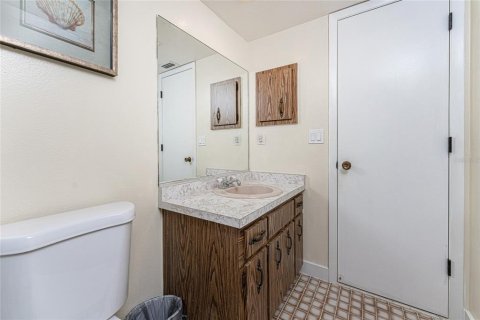 Commercial property in Rotonda, Florida 4 bedrooms, 219.99 sq.m. № 2228384 - photo 20