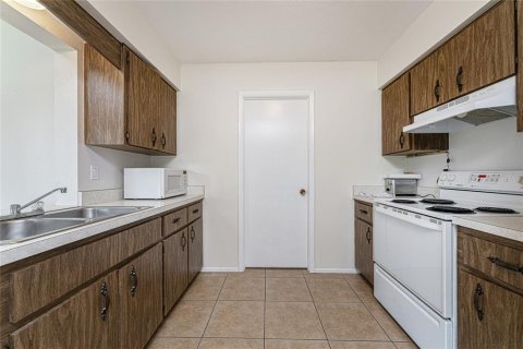 Commercial property in Rotonda, Florida 4 bedrooms, 219.99 sq.m. № 2228384 - photo 11
