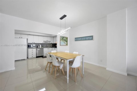 Condo in Sunny Isles Beach, Florida, 1 bedroom  № 1895836 - photo 7