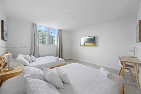 Condo in Sunny Isles Beach, Florida, 1 bedroom  № 1895836 - photo 10