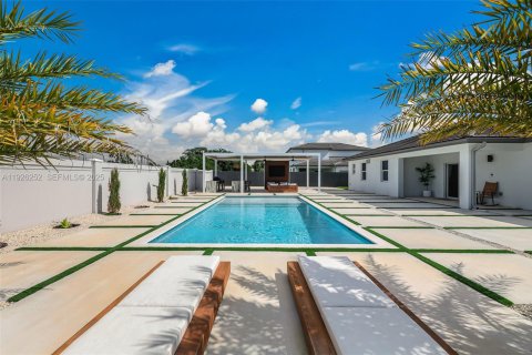 Casa en venta en Homestead, Florida, 3 dormitorios, 198.53 m2 № 1984573 - foto 1