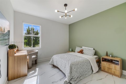 Casa en venta en Homestead, Florida, 3 dormitorios, 198.53 m2 № 1984573 - foto 14