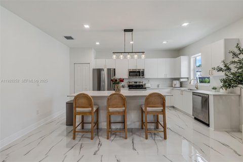 Casa en venta en Homestead, Florida, 3 dormitorios, 198.53 m2 № 1984573 - foto 9