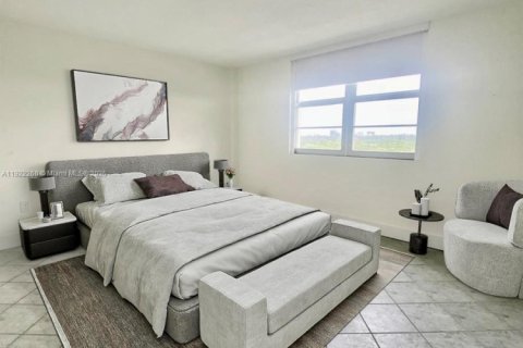 Condo in North Miami Beach, Florida, 1 bedroom  № 1976162 - photo 11