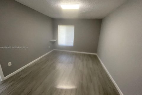 Снять в аренду кондоминиум в Майами, Флорида 1 спальня, 65.5м2, № 2058390 - фото 4