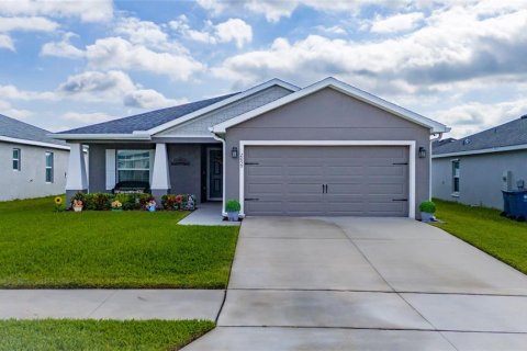 Casa en venta en Haines City, Florida, 3 dormitorios, 141.49 m2 № 1652502 - foto 1