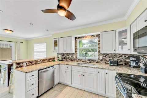 Casa en venta en Anna Maria, Florida, 2 dormitorios, 93.65 m2 № 1685465 - foto 17