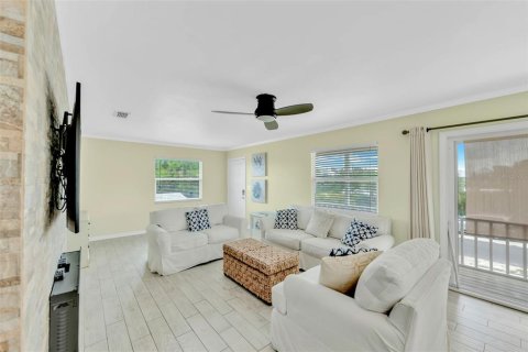 Casa en venta en Anna Maria, Florida, 2 dormitorios, 93.65 m2 № 1685465 - foto 13