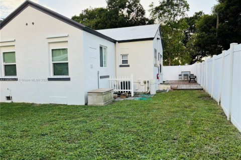 Casa en alquiler en Hollywood, Florida, 2 dormitorios, 88.26 m2 № 1964941 - foto 17