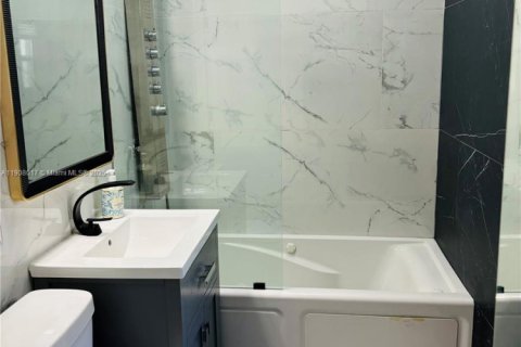 Casa en alquiler en Hollywood, Florida, 2 dormitorios, 88.26 m2 № 1964941 - foto 9