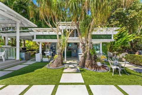 Villa ou maison à vendre à Miami, Floride: 5 chambres, 329.71 m2 № 1975334 - photo 16